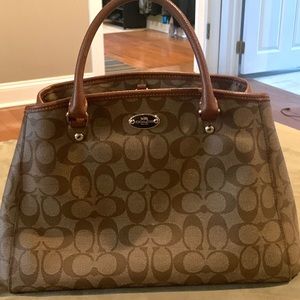 Like NEW, barely used, authentic Coach purse!